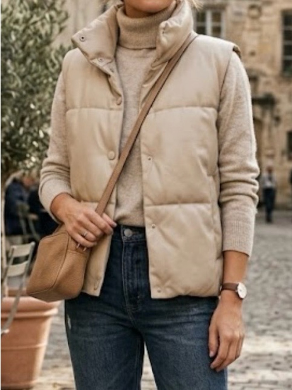Zara beige puffer vest snap front with pockets small